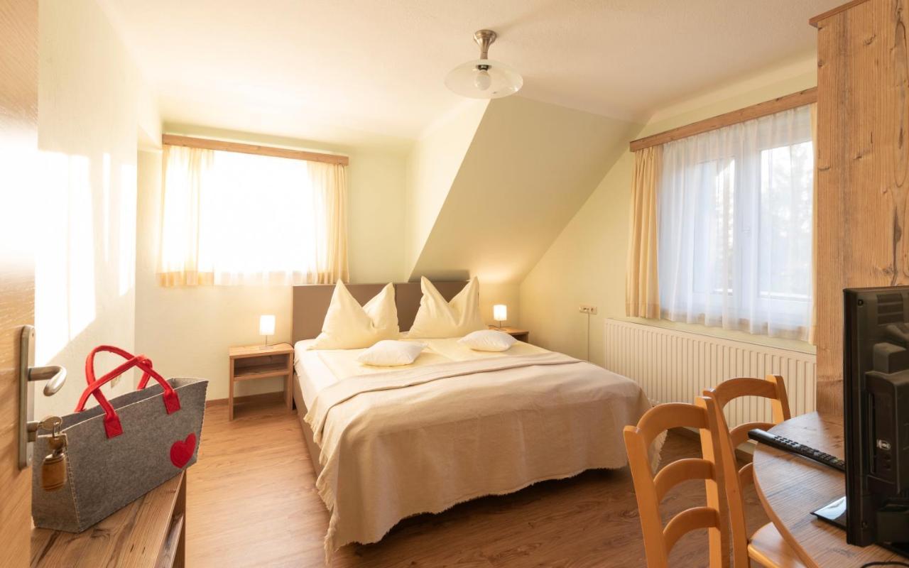 Gasthof Pension Orthofer Sankt Jakob im Walde Bagian luar foto